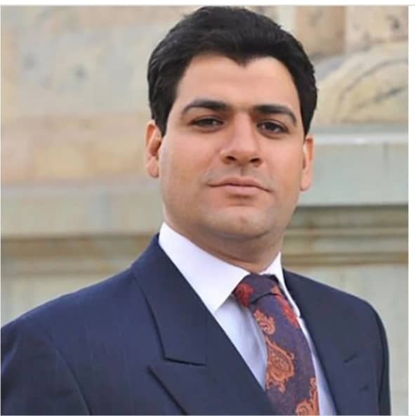 علی فرجام فر بازیگر نقش بلوری سریال هفت سر اژدها